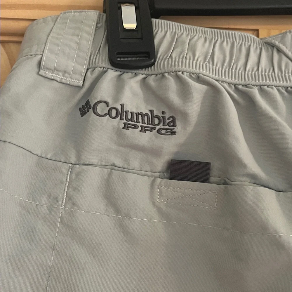 Columbia Sportwear Light Gray Omni Shade‎ Size 34